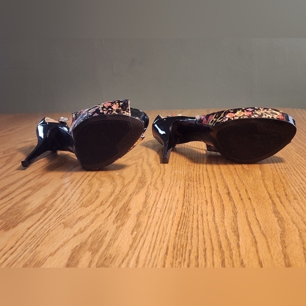 GUESS Hondo 2 Black Floral Open Toe Platform Heels 8.5 - Picture 8 of 12